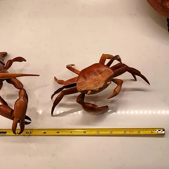 Hand carved wooden crab 🦀 and lobster 🦞. Hand made in the Bahamas - Picture 9 of 11